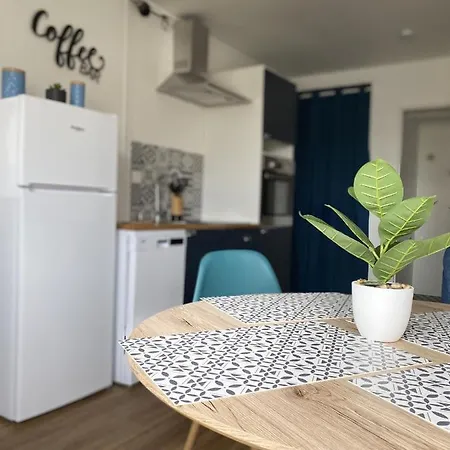 Super Cosy, Parking Prive *