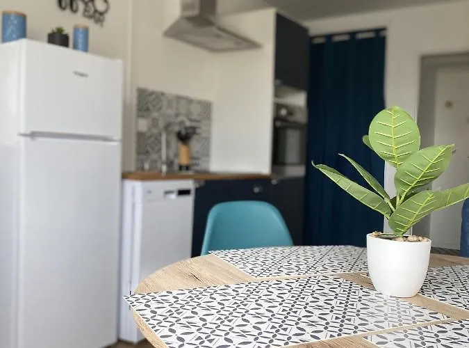 Super Cosy, Parking Prive *