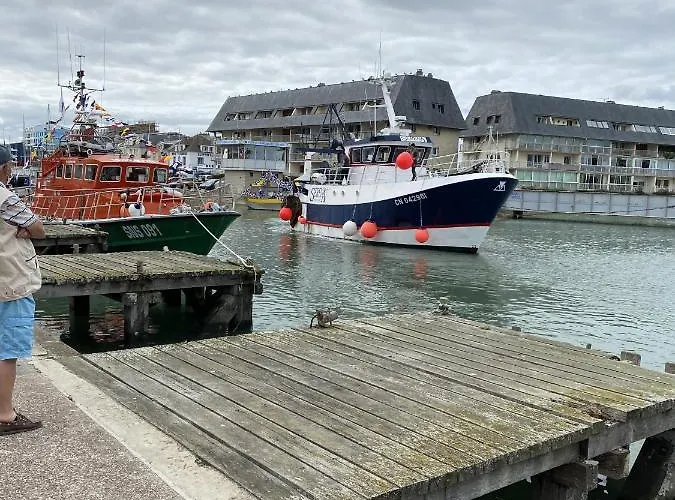 Super Cosy, Parking Prive